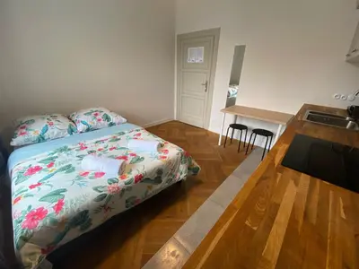 Łóżko lub łóżka w pokoju w obiekcie Fantastic-Inn Warszawa - NS25