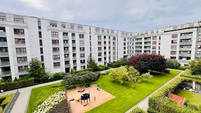 Ogród w obiekcie Rydygiera Modern Apartment 52 m2 with free parking Near Arkadia