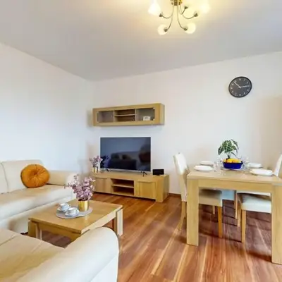 Flora Apartment Ursynow 2 Bedrooms & Parking