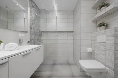 Łazienka w obiekcie Lovely Apartment in Warsaw with Parking near Royal Baths Park by Noclegi Renters