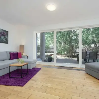 Lovely Apartment in Warsaw with Parking near Royal Baths Park by Noclegi Renters