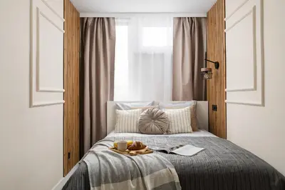 Łóżko lub łóżka w pokoju w obiekcie 2-bedroom Warsaw Breweries Living Suite close to METRO bus tram