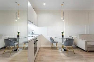 Część wypoczynkowa w obiekcie Urban Chic - Luxury Stay for up to 15 Guests in Mennica Residence, Warsaw Center