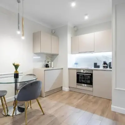 Urban Chic - Luxury Stay for up to 15 Guests in Mennica Residence
