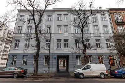 Budynek, w którym mieści się apartament