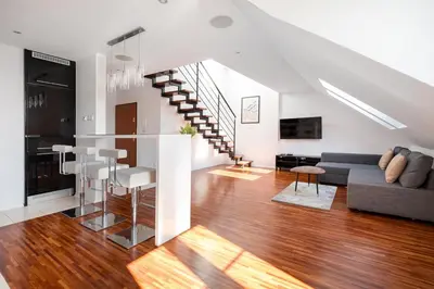 Plan piętra w obiekcie Targówek Two-Level Apartment by BookingHost
