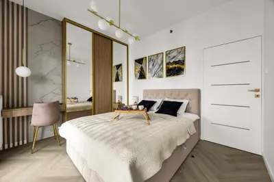 Łóżko lub łóżka w pokoju w obiekcie Wola Apt - Air Con, Parking & Balcony - by Rentujemy