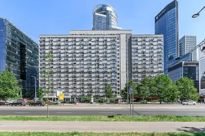 Budynek, w którym mieści się apartament