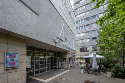 Budynek, w którym mieści się apartament