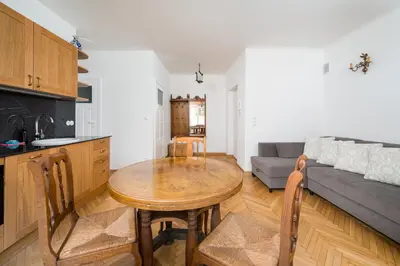 Kuchnia lub aneks kuchenny w obiekcie Jezuicka Charming Apartment by BookingHost