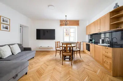 Kuchnia lub aneks kuchenny w obiekcie Jezuicka Charming Apartment by BookingHost