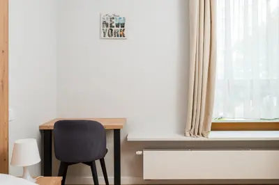 Plan piętra w obiekcie Solidarności Skyline Apartment by BookingHost