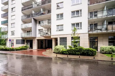 Budynek, w którym mieści się apartament