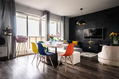 Telewizja i/lub zestaw kina domowego w obiekcie Apartament WawaBed