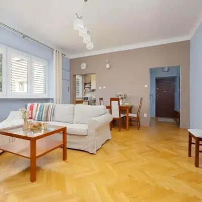Atmospheric and Spacious Apartment in Warsaw for 3 People by Noclegi Renters