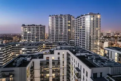 Widok na miasto Warszawa z tego apartamentu