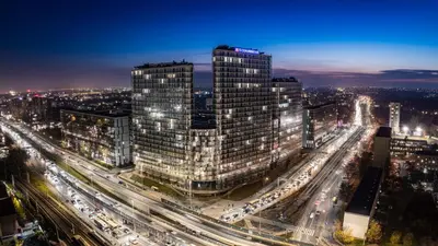 Widok na miasto Warszawa z tego apartamentu
