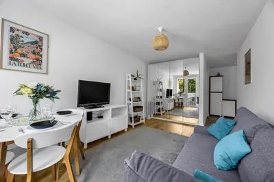 Telewizja i/lub zestaw kina domowego w obiekcie Downtown Apt - Balcony, Top Location - by Rentujemy
