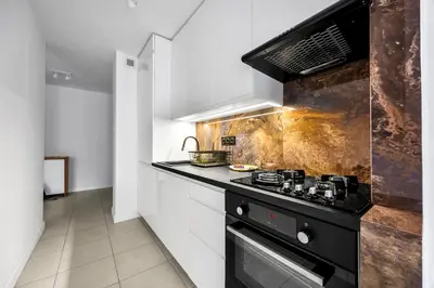 Kuchnia lub aneks kuchenny w obiekcie Downtown Apt - Balcony, Top Location - by Rentujemy
