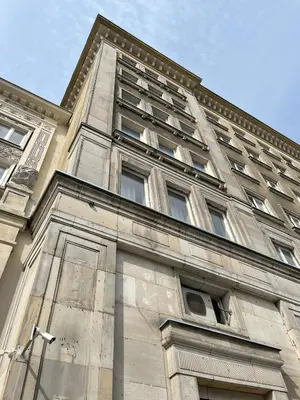 Budynek, w którym mieści się apartament