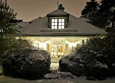 Obiekt EXCL HOUSE in Warsaw with POOLS zimą
