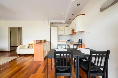 Kuchnia lub aneks kuchenny w obiekcie Arkadia Urban Stay Apartment by BookingHost