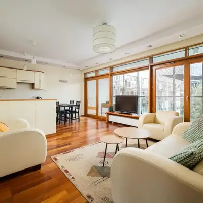Arkadia Urban Stay Apartment by BookingHost