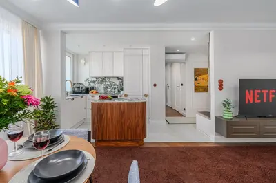 Telewizja i/lub zestaw kina domowego w obiekcie Lumina Premium apartment with city view