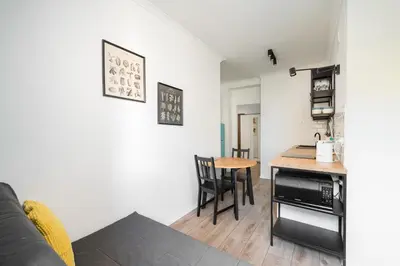 Kuchnia lub aneks kuchenny w obiekcie Grójecka City Gateway Apartment by BookingHost