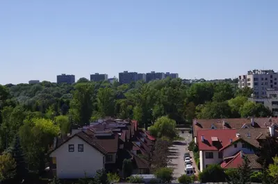 Widok na miasto Warszawa z tego apartamentu