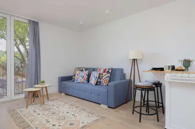 Część wypoczynkowa w obiekcie Bright Studio in Bielany close to the Metro by Noclegi Renters