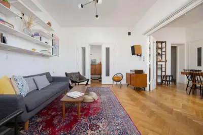 Część wypoczynkowa w obiekcie Family Apartment in Old Mokotów with Children's Room by Noclegi Renters