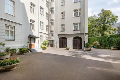 Budynek, w którym mieści się apartament
