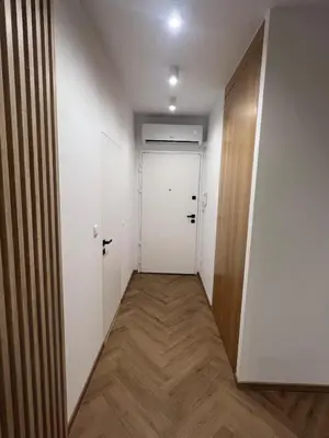 Plan piętra w obiekcie Designerski Apartament Wola - Parking Gratis - Klimatyzacja - Blisko Centrum - SmartTV