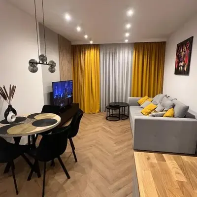 Designerski Apartament Wola - Parking Gratis - Klimatyzacja - Blisko Centrum - SmartTV