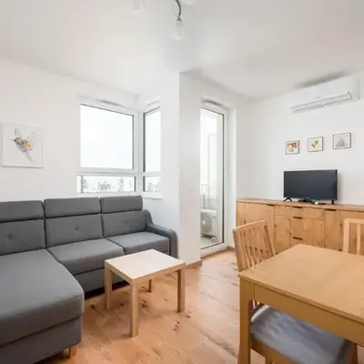 Metro Natolin 10th Floor Apartment by BookingHost