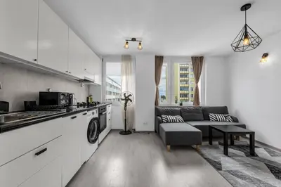 Kuchnia lub aneks kuchenny w obiekcie Gocław Apartment - 48m2, Balcony - by Rentujemy