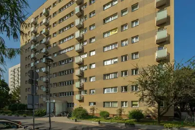 Budynek, w którym mieści się apartament