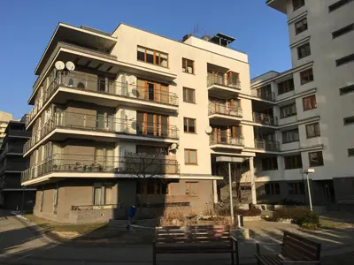 Budynek, w którym mieści się apartament