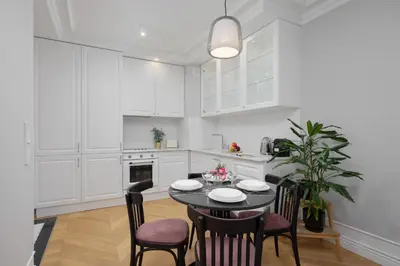 Kuchnia lub aneks kuchenny w obiekcie Jaktorowska Soft Apartment Warsaw by Solarento