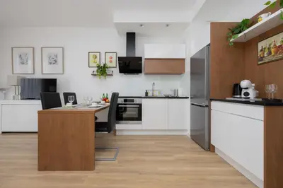 Kuchnia lub aneks kuchenny w obiekcie Elegant apartment near Paley and Medicover-Handelsmana 1st
