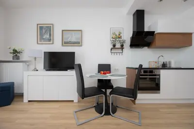 Kuchnia lub aneks kuchenny w obiekcie Spacious apartment near Paley and Medicover-Handelsmana 2nd