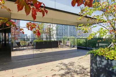 Budynek, w którym mieści się apartament