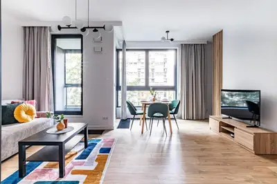 Telewizja i/lub zestaw kina domowego w obiekcie Business Suite Grzybowska 37 by VAYA STAYS