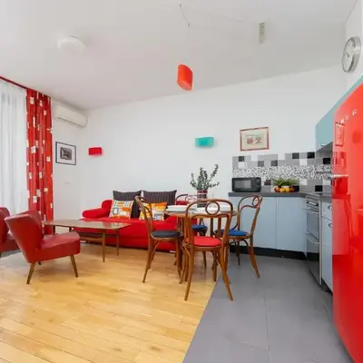American Retro Apartment with Balcony Warsaw Powiśle by Noclegi Renters