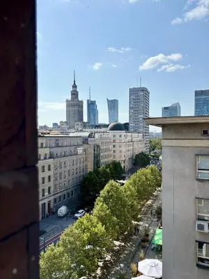 Widok na miasto Warszawa z tego apartamentu