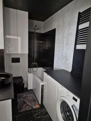 Kuchnia lub aneks kuchenny w obiekcie Newly Renovated Apartment! Center and Lake view!