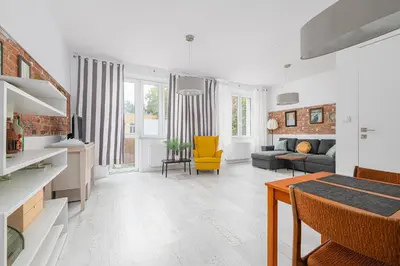 Kuchnia lub aneks kuchenny w obiekcie RentPlanet - Apartament Mirów II