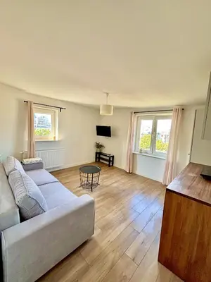 Część wypoczynkowa w obiekcie Canoe 2-Bedroom Apartment with City View in Central Warsaw