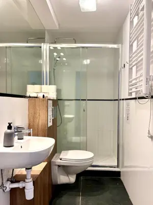 Łazienka w obiekcie Canoe 2-Bedroom Apartment with City View in Central Warsaw
